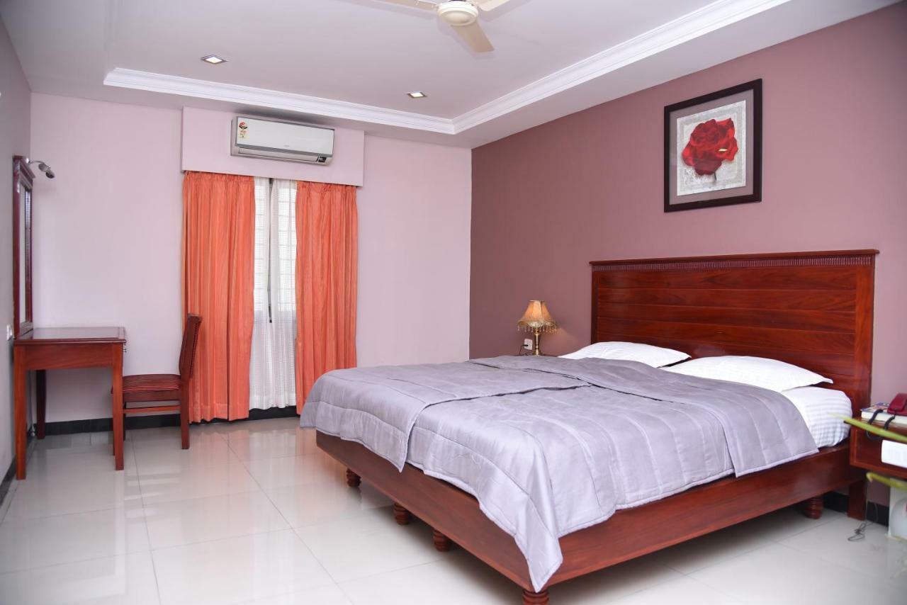 Subhalakshmi Palace Hotel 2*