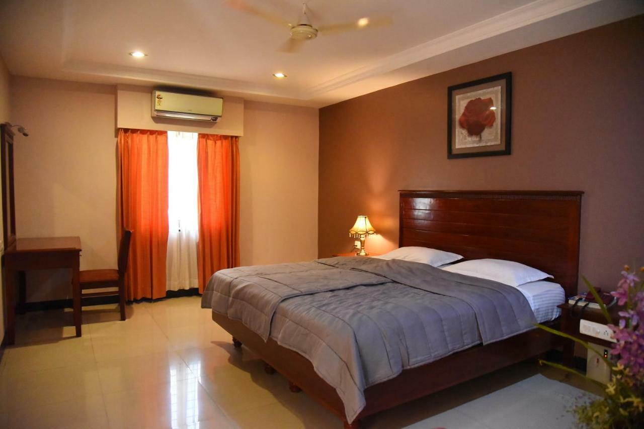Hotel Subhalakshmi Palace 2*