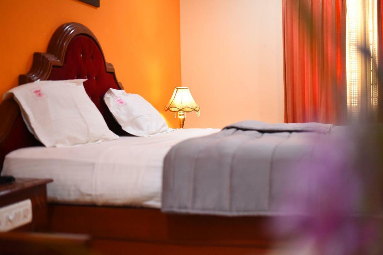 Subhalakshmi Palace 2*