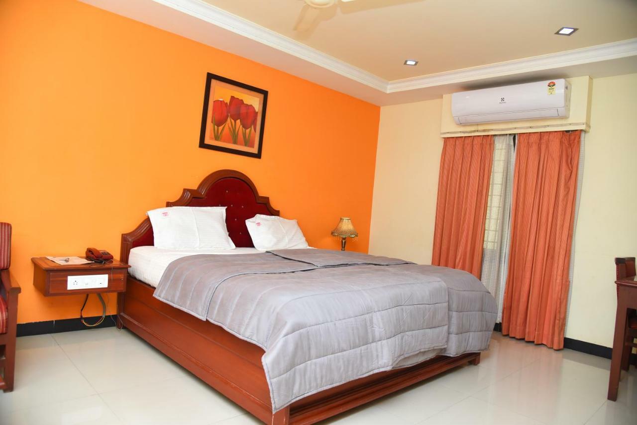 Hotel Subhalakshmi Palace 2*
