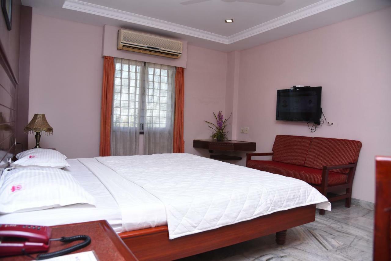 Hotel Subhalakshmi Palace 2*